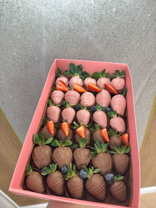 Сладкая клубника в шоколаде