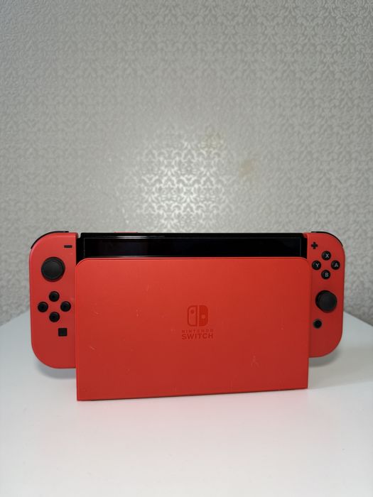 Nintendo Switch OLED Mario Red Edition. Полный комплект + подарок
