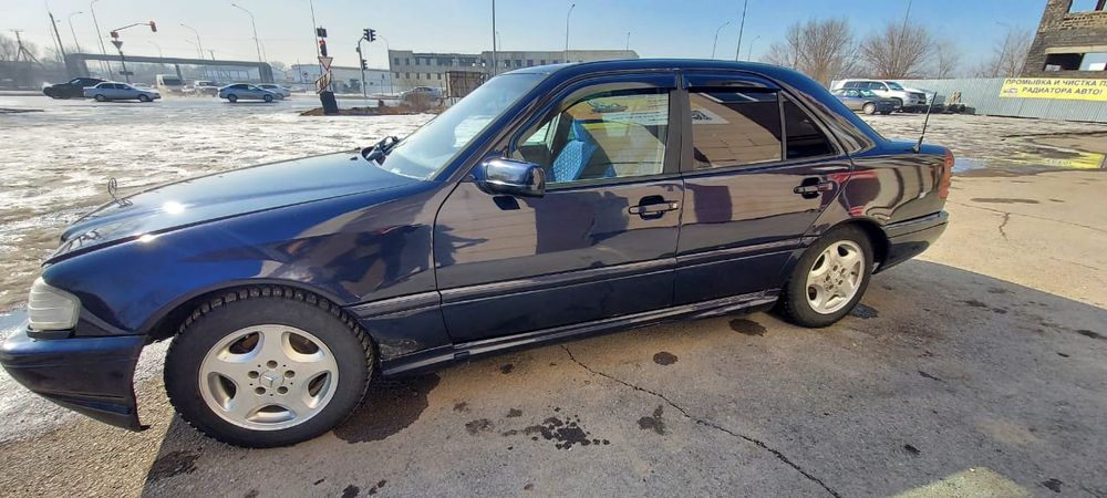 Продаю мерс 202 кузов