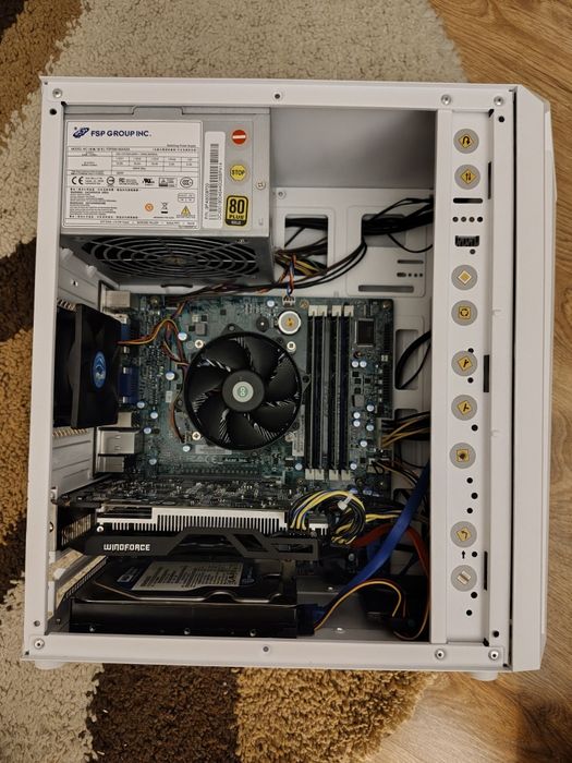 Servicii PC –pc builder , Instalare Windows, upgrade și reparații calculatoare