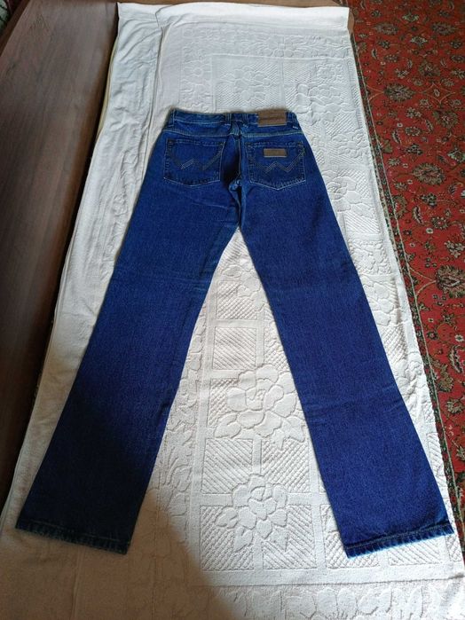 Продам мужские джинсы Wrangler
