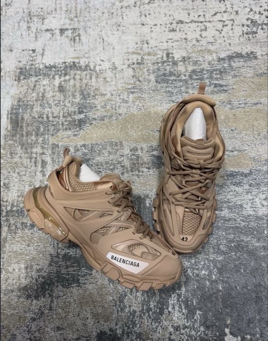 Adidasi balenciaga track brown