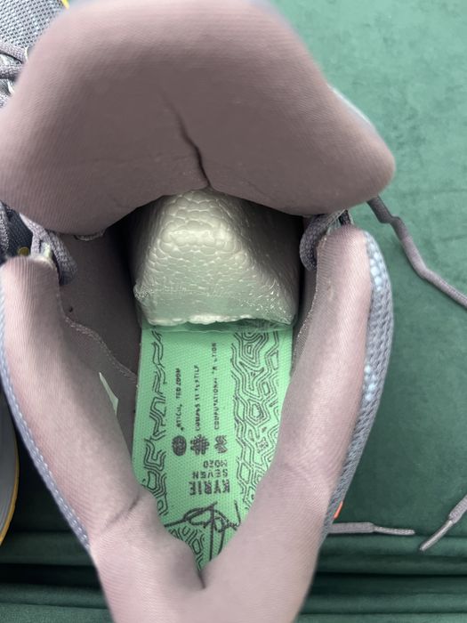 отличные баскетбольные Кроссовки Nike 12000