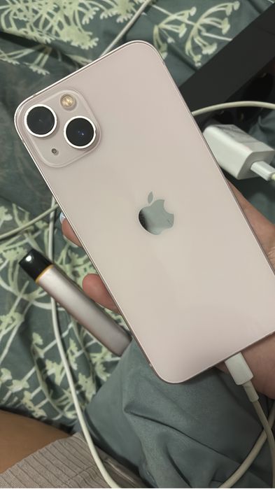 iPhone 13 piese roz