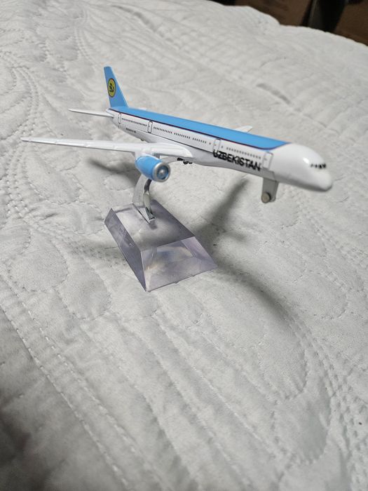 Продам модели самолетов