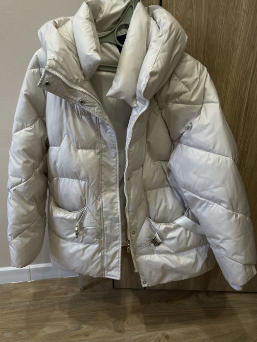 Белая куртка зима-осень
