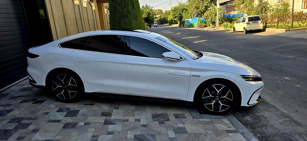 BYD HAN 2023yil 715km  to'liq tok.oq kraska tozz