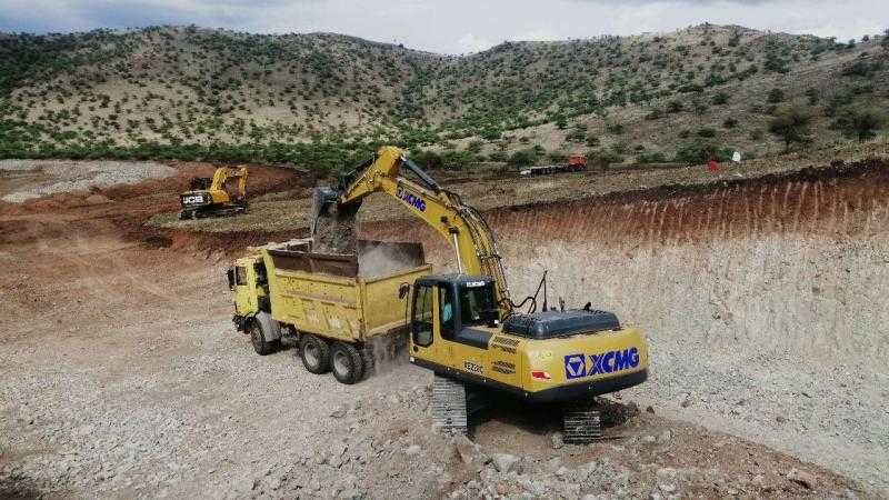 XCMG XE200C  гидравлический гусеничный экскаватор. 1,2