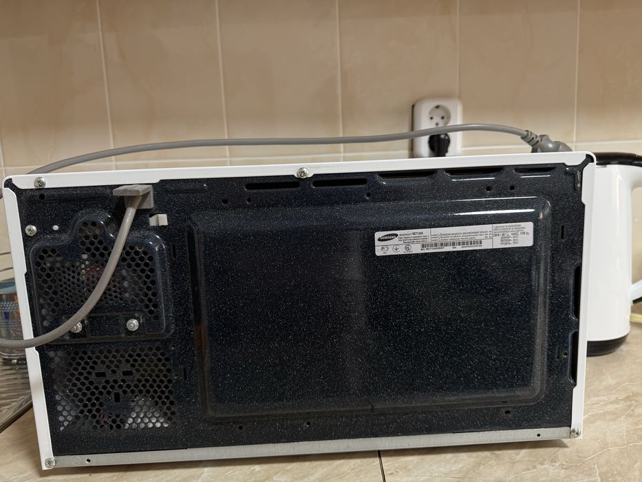 Микроволновка продам 20000