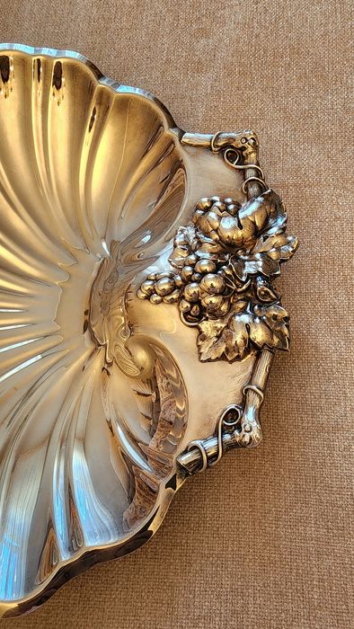 Старинное посеребрённое блюдо