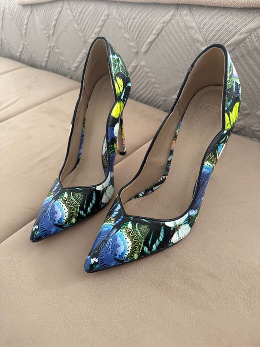 Обувки на висок ток + клъч чанта