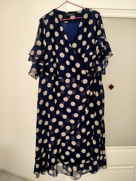 Продам летние платья