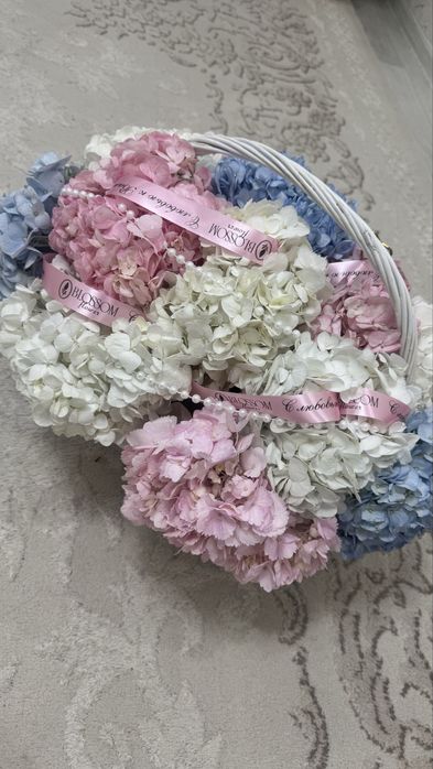 Букет цветы с корзинкой