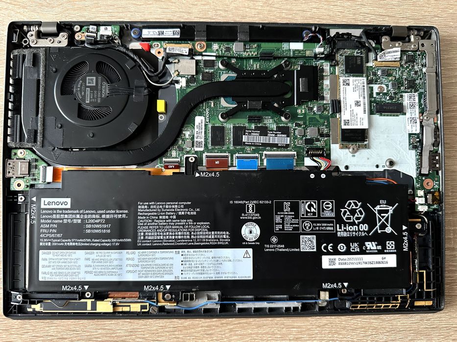 Lenovo T14s Gen2 Intel i5 Gen 11 16Gb Ram 256 SSD/ Defect