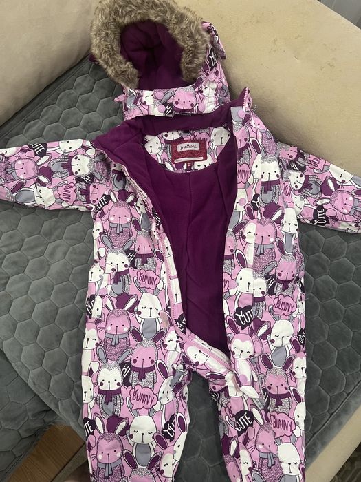 Продам зимний комбинезон для девочкии