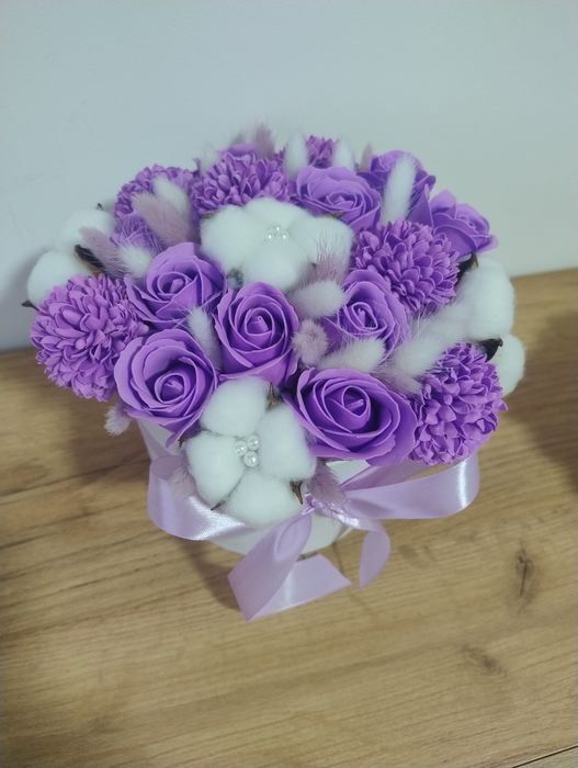 Aranjament floral din flori de săpun