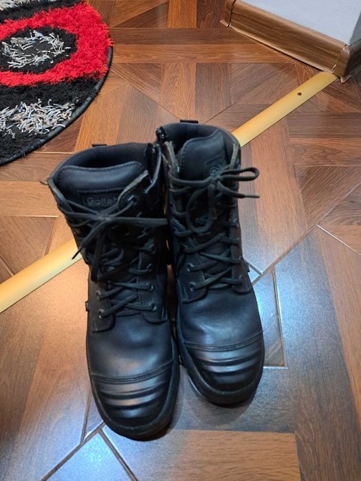 Vand bocanci militari