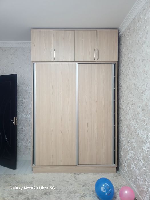 Kupiyniy shkaf sotiladi