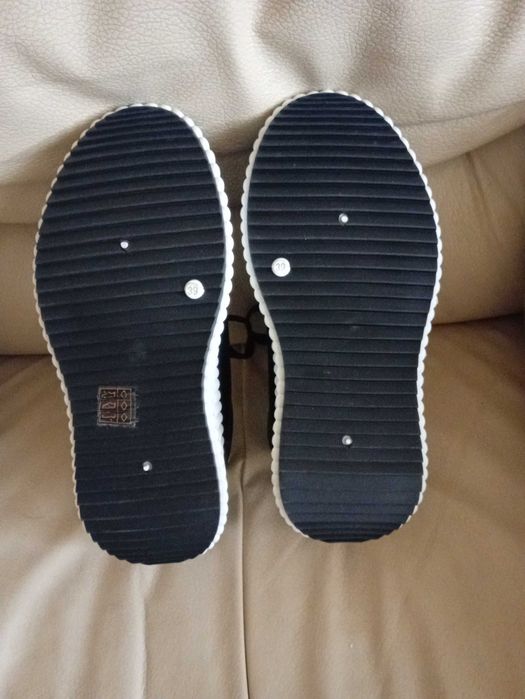 Pantofi sport cu talpa groasa
