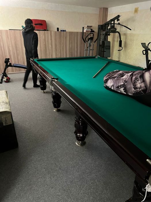 Бильярдный стол