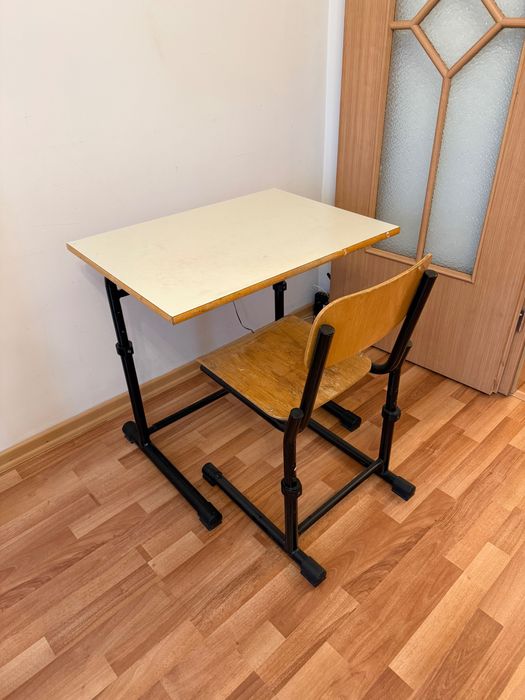 Детская парта со стулом