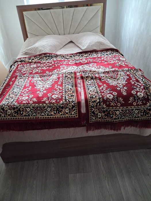 Продам дивандек на диван и на два кресла