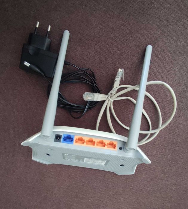 WiFi рутер Toto Link N300RT, V2.0, 300мб/сек, напълно изправен, като нов и рутер TP-Link TL-WR840N WiFi роутер скорост 300 Mbps, Ver: 6.1