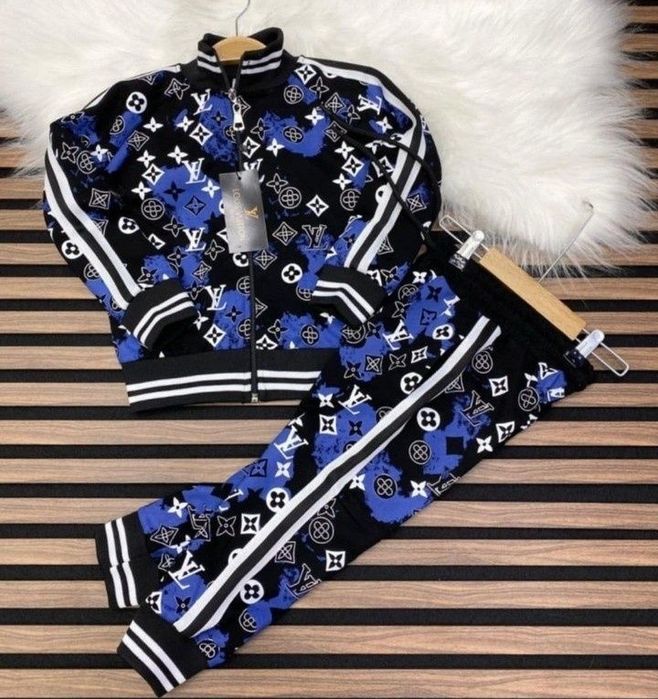 Compleuri copii LV,super model, super calitate, mărimi diverse