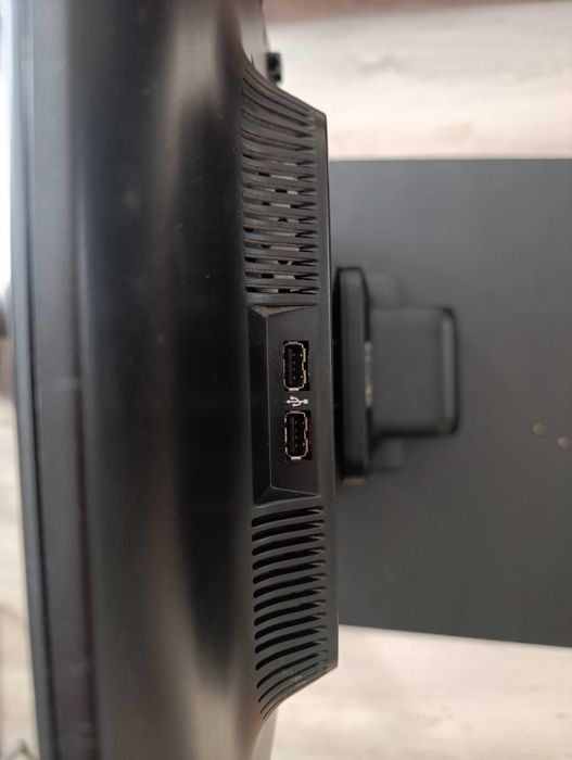 Монитори HP Compaq LA2306x