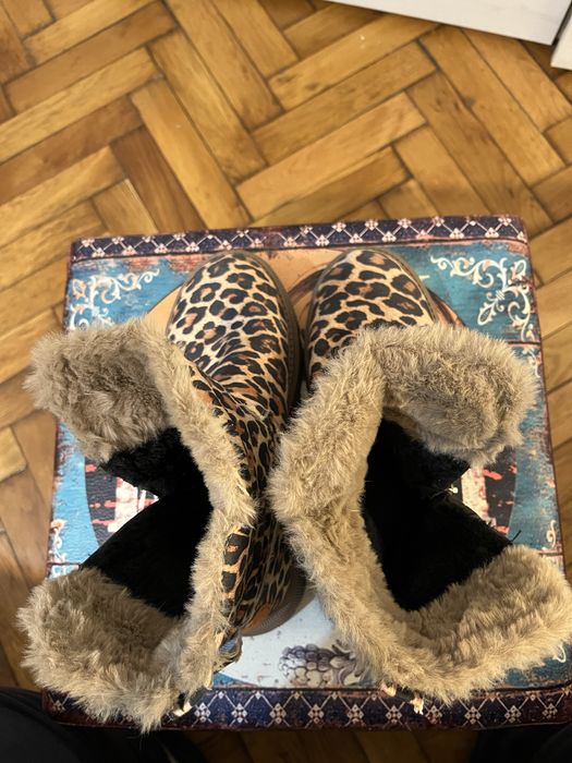 Ghete dama imblanite cu fermoar marime 39 in stare foarte buna