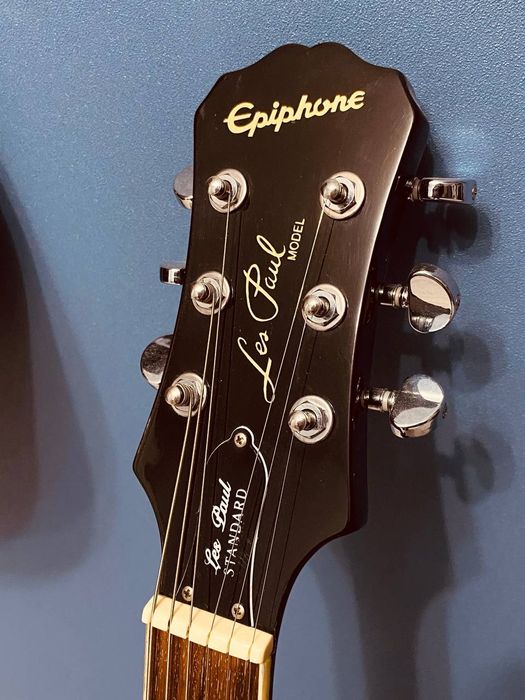 Электрогитара Epiphone Les paul