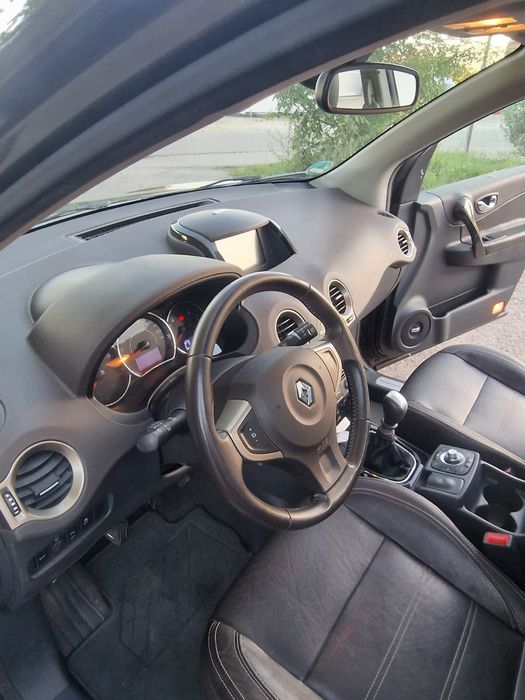 Renault Koleos 2.0
- scaun reglabil, cu funcție de încălzire pentru șo