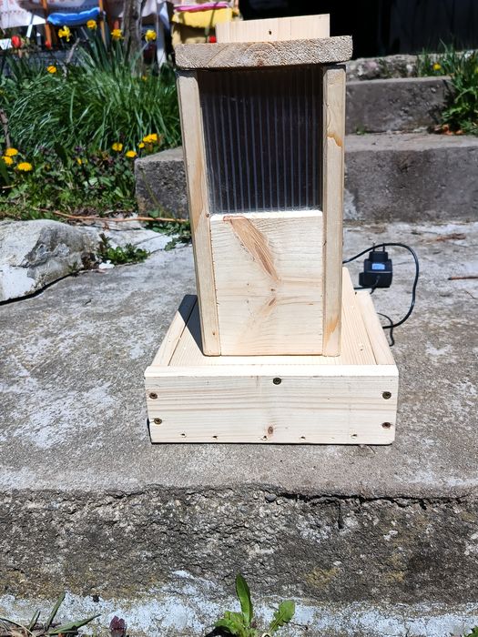 Автоматична хранилка за животни