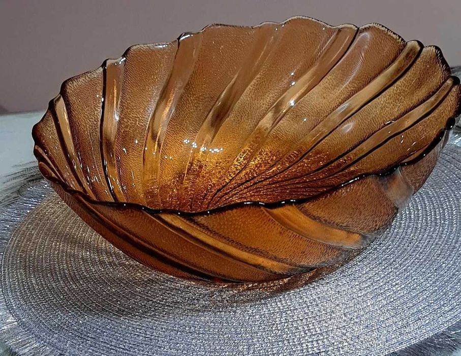 Страхотна  голяма цветна фруктиера