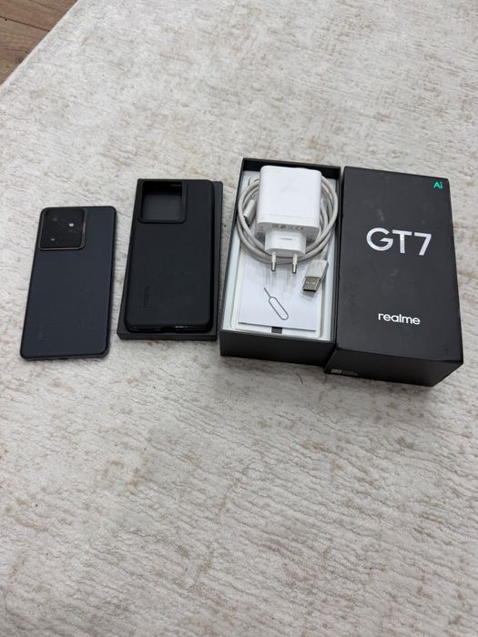 Realme GT 7  12/256  срочно