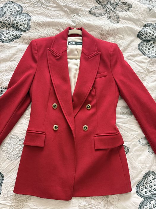 Червено сако Zara