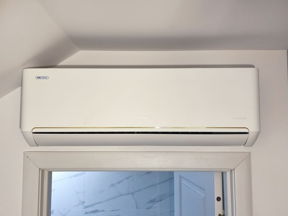 Montaj / Instalare și întreținere aer condiționat profesional curat