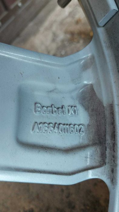 Vând set de jante Mercedes echipate cu anvelope Michelin