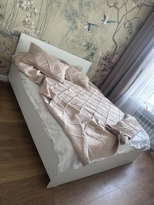 Кровать и матрас