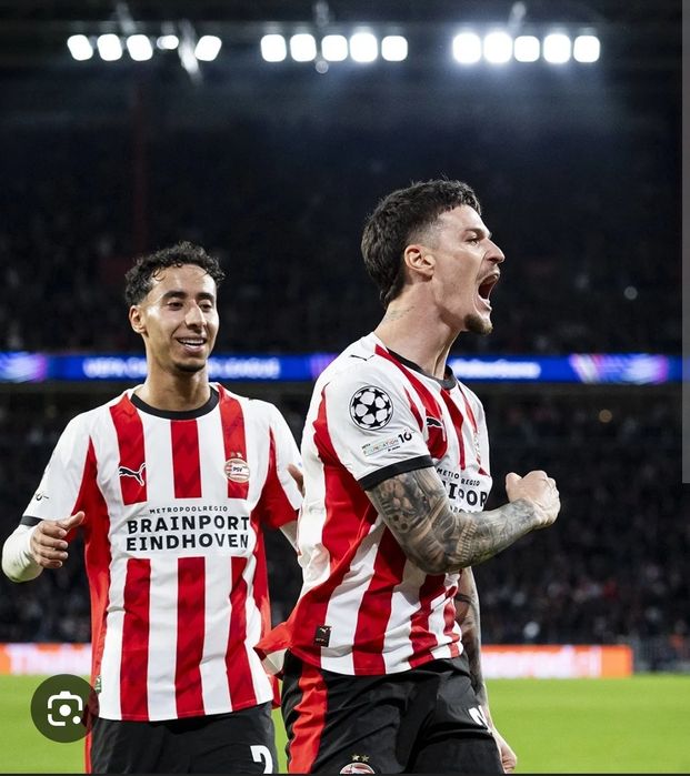 Tricou PSV Dennis Man