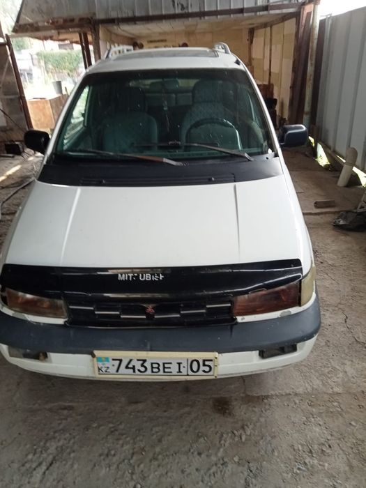 Мицубиси Спейс вагон