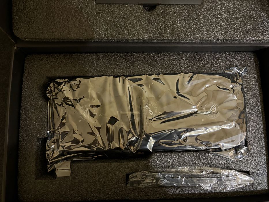 Видеокарта “Asus Rog Strix RTX2060 Super Advanced Edition