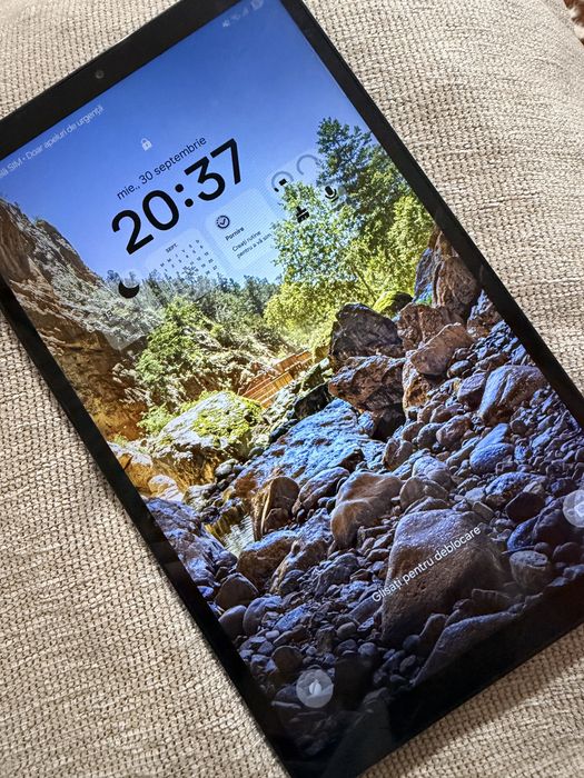 Vând tabletă samsung