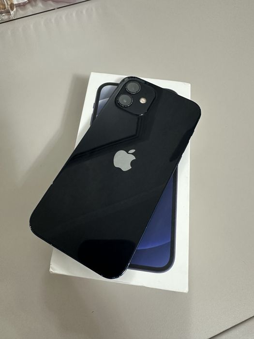 Iphone 12 , 128 zee