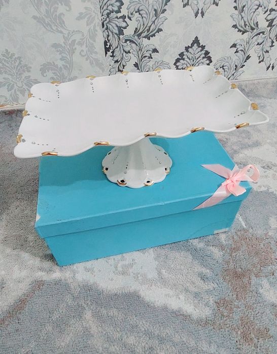 Продам холодницу(тортницу)