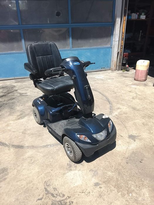 Cărucior scuter electric pentru persoane cu dizabilități sau bătrâni