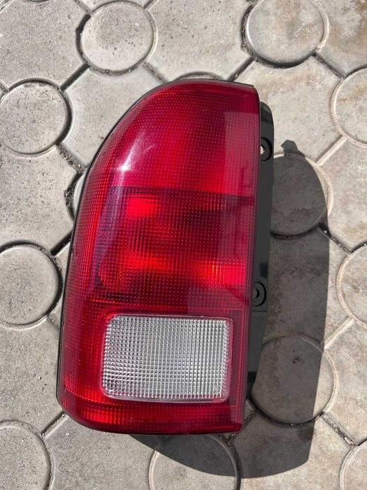 Stop lampă stânga spate Suzuki Grand Vitara I 1998-2003