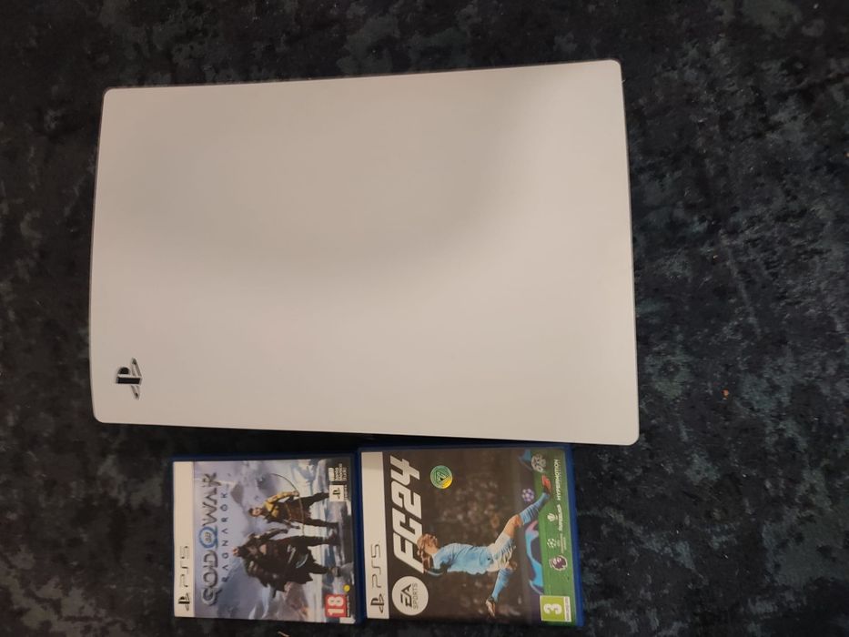 Ps 5+3 jocuri(fără controller)(cablu hdmi)+suport Ps5(varianta cu disc)
