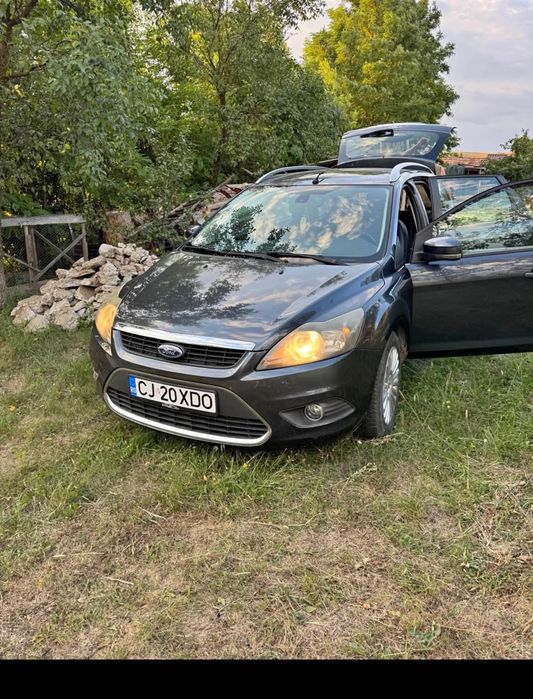 Vând Ford focus din 2009 model 2010