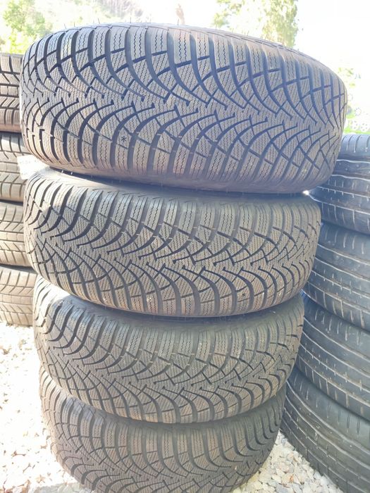 4 бр зимни 205/55/16 Goodyear Нови